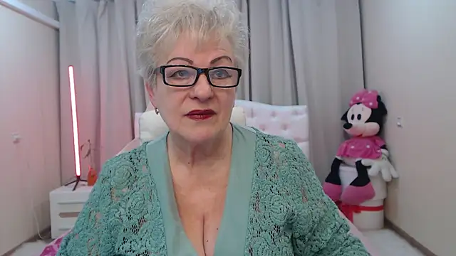 KayleSmoll online show from May 1, 2026, 6:35 pm