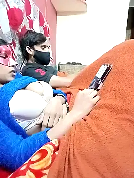 Snapshot of Very-Hot-Couple chatting on January 29, 2025, 10:43 pm Very-Hot-Couple online show from January 29, 2025, 10:43 pm