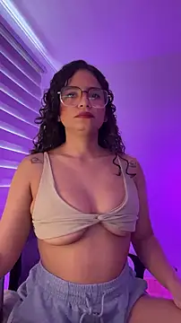 cinnamon rosa online show from January 17, 2026, 6:55 pm