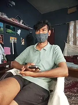 Snapshot of richardjames95 chatting on April 8, 2026, 7:15 pm richardjames95 online show from April 8, 2026, 7:15 pm