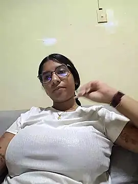 Snapshot of Sofythom1 chatting on March 14, 2026, 1:55 am Sofythom1 online show from March 14, 2026, 1:55 am