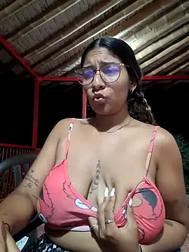 Snapshot of Sofythom1 chatting on October 10, 2025, 2:56 am Sofythom1 online show from October 10, 2025, 2:56 am