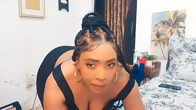 Snapshot of GiantBootyMilf chatting on May 17, 2026, 4:56 am GiantBootyMilf online show from May 17, 2026, 4:56 am