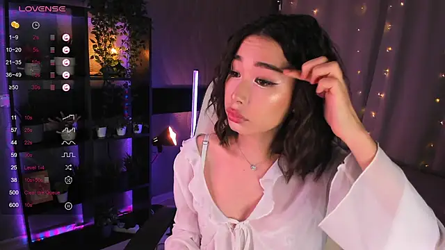 sensualily online show from November 28, 2025, 3:34 pm