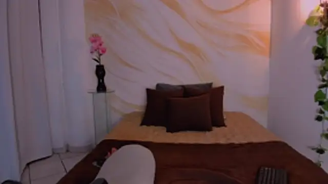 Snapshot of CherryBlossomm_ chatting on December 4, 2025, 1:04 am CherryBlossomm online show from December 4, 2025, 1:04 am