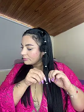 scarlet tommy online show from February 15, 2026, 6:07 pm