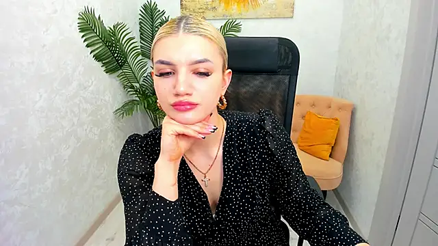 SelenaeMoore online show from March 13, 2025, 2:44 pm