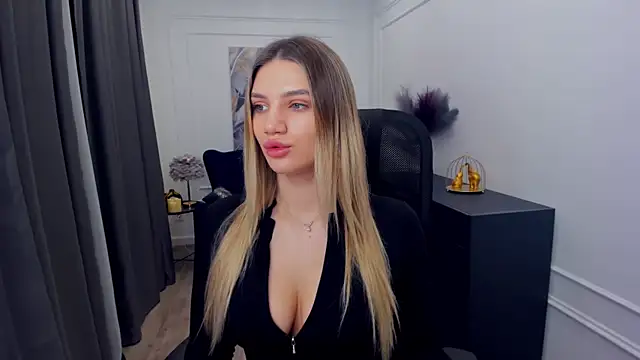 SelenaeMoore online show from March 6, 2026, 3:34 am