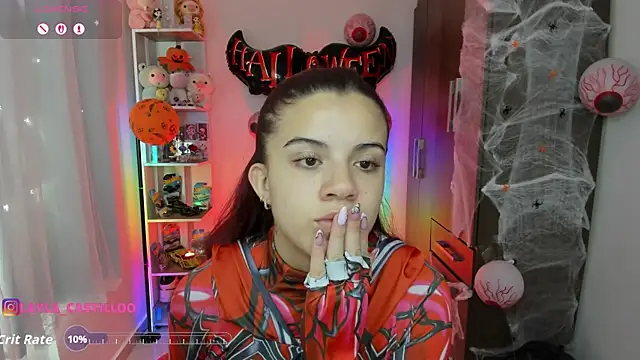 Layla castilloo online show from October 14, 2025, 1:56 pm