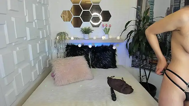 Esteff  o2 online show from February 5, 2025, 7:42 pm