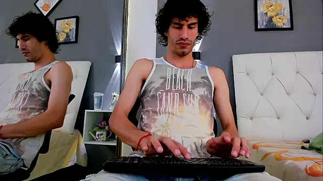 Elias Snow  online show from September 27, 2025, 1:17 pm