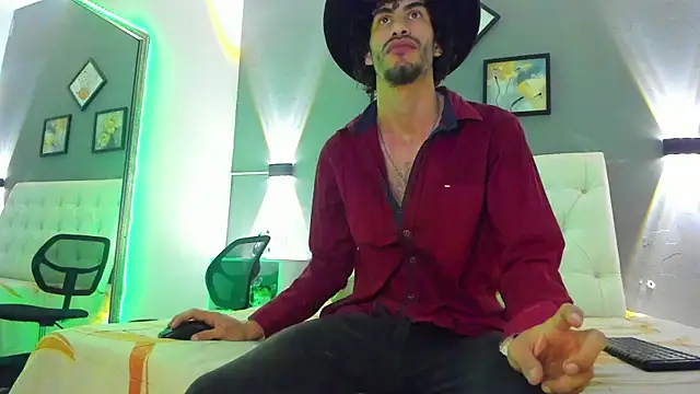 Elias Snow  online show from September 18, 2025, 12:41 pm