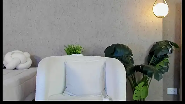 Paulina Monroy online show from May 2, 2026, 10:37 pm