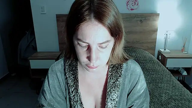 campanitaaanahi online show from May 10, 2026, 11:17 pm