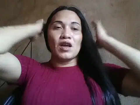 Snapshot of iaradias chatting on October 18, 2025, 6:43 pm iaradias online show from October 18, 2025, 6:43 pm