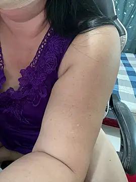 Snapshot of NDith chatting on July 21, 2026, 10:49 am NDith online show from July 21, 2026, 10:49 am