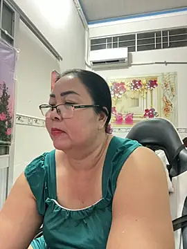 Snapshot of NDith chatting on July 8, 2026, 2:51 pm NDith online show from July 8, 2026, 2:51 pm