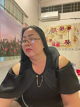 Snapshot of NDith chatting on July 1, 2026, 12:49 pm NDith online show from July 1, 2026, 12:49 pm