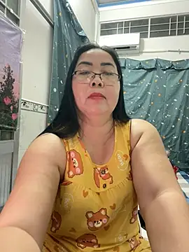 Snapshot of NDith chatting on July 19, 2026, 11:29 am NDith online show from July 19, 2026, 11:29 am