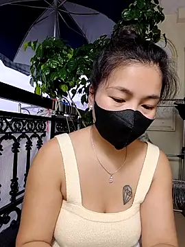 lyna bl online show from October 10, 2025, 1:45 pm