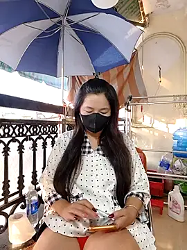 lyna bl online show from November 29, 2025, 11:38 pm