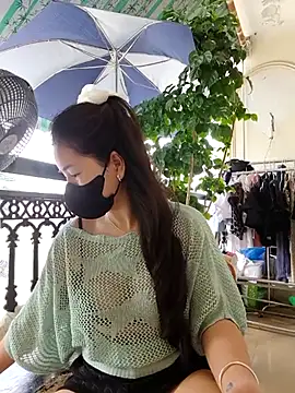 lyna bl online show from October 8, 2025, 2:02 am