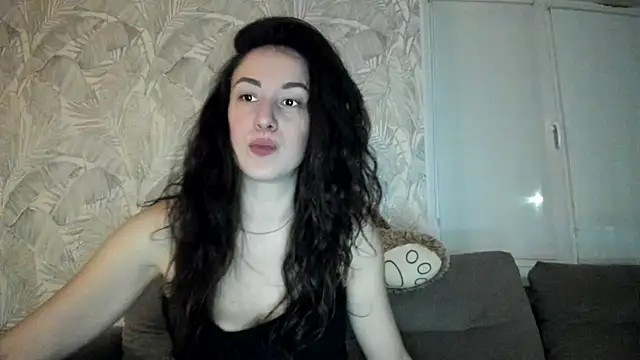 Snapshot of Karina_sunny chatting on February 28, 2025, 10:28 pm Karina sunny online show from February 28, 2025, 10:28 pm