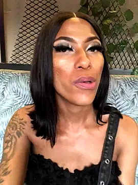 Snapshot of Kylie_Hairy_Bbc chatting on October 22, 2025, 4:06 pm Kylie Hairy Bbc online show from October 22, 2025, 4:06 pm