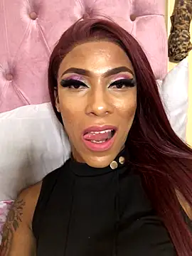 Snapshot of Kylie_Hairy_Bbc chatting on December 5, 2025, 3:16 am Kylie Hairy Bbc online show from December 5, 2025, 3:16 am