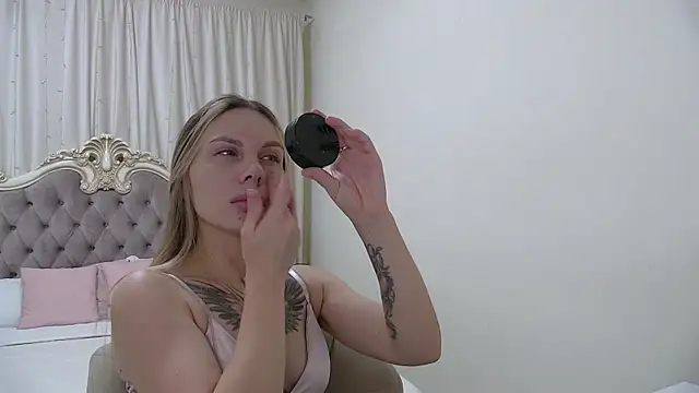 RoseHubbard online show from October 7, 2025, 5:30 am