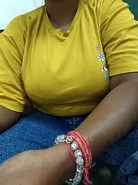 Snapshot of Priya-89 chatting on December 17, 2025, 1:10 am Priya-89 online show from December 17, 2025, 1:10 am