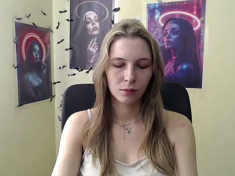 Snapshot of StrangerGi chatting on April 4, 2026, 5:58 am StrangerGi online show from April 4, 2026, 5:58 am