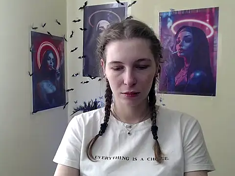 Snapshot of StrangerGi chatting on March 11, 2026, 7:02 am StrangerGi online show from March 11, 2026, 7:02 am