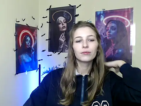 Snapshot of StrangerGi chatting on November 5, 2025, 7:00 am StrangerGi online show from November 5, 2025, 7:00 am