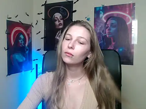 StrangerGi online show from May 17, 2026, 6:13 am