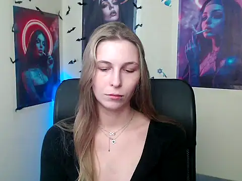 StrangerGi online show from April 28, 2026, 12:09 pm