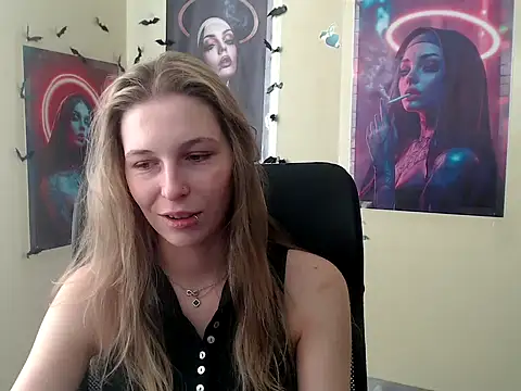 StrangerGi online show from May 7, 2026, 6:06 am