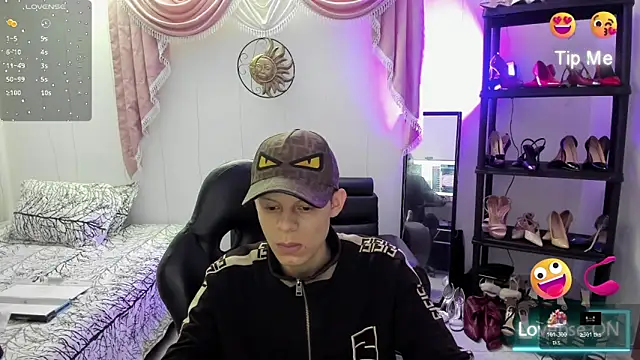 Snapshot of Matthew_Boy_ chatting on November 19, 2025, 4:45 am Matthew Boy online show from November 19, 2025, 4:45 am