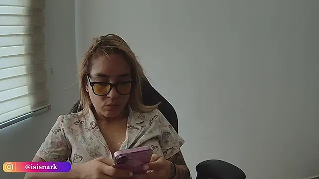 Isis69  online show from January 6, 2026, 4:22 pm