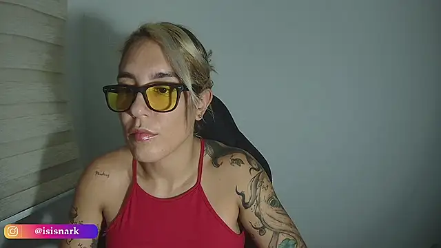 Snapshot of Isis69_ chatting on November 20, 2025, 10:52 pm Isis69 online show from November 20, 2025, 10:52 pm