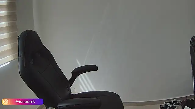 Snapshot of Isis69_ chatting on February 17, 2026, 3:31 pm Isis69 online show from February 17, 2026, 3:31 pm