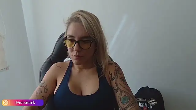 Snapshot of Isis69_ chatting on February 12, 2026, 3:01 pm Isis69 online show from February 12, 2026, 3:01 pm