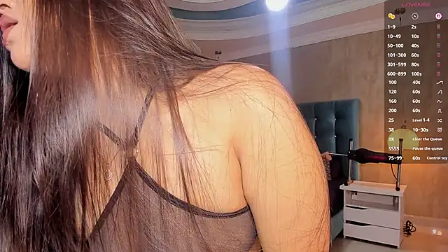 MelanieRioss online show from October 21, 2025, 1:43 pm