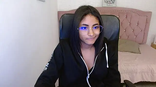 shaneelle online show from March 3, 2025, 9:13 am