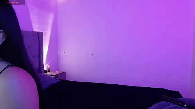 cristal hilton 10 online show from January 10, 2026, 7:04 am