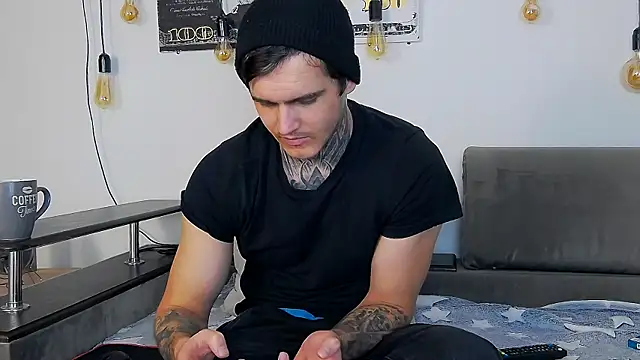 Snapshot of CarterCole chatting on December 17, 2025, 3:06 pm CarterCole online show from December 17, 2025, 3:06 pm