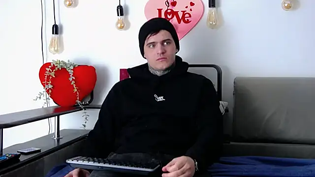 Snapshot of CarterCole chatting on February 14, 2025, 7:49 am CarterCole online show from February 14, 2025, 7:49 am