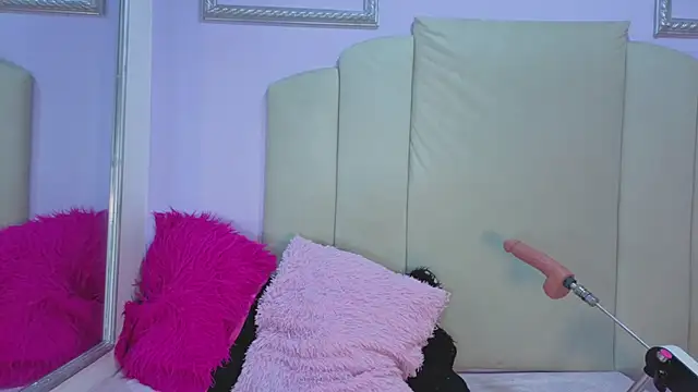 Snapshot of Grettel-ramirez chatting on June 4, 2026, 11:53 pm Grettel-ramirez online show from June 4, 2026, 11:53 pm