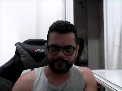 Snapshot of HornyBeachBoyBR chatting on July 30, 2026, 1:21 pm HornyBeachBoyBR online show from July 30, 2026, 1:21 pm