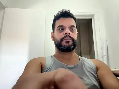 HornyBeachBoyBR online show from May 2, 2026, 2:00 pm